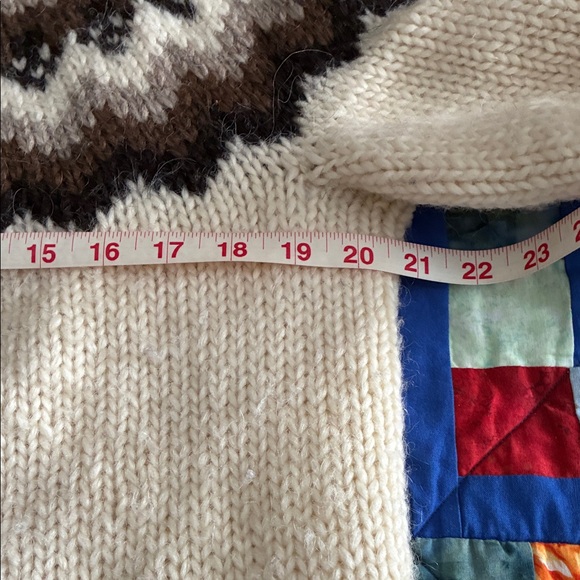 Hand knit Wool Icelandic Sweater - Picture 5 of 6